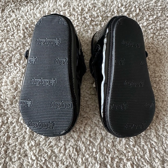 NWT Baby Gap Black Patent Mary Jane 12-18 Months - Picture 2 of 2